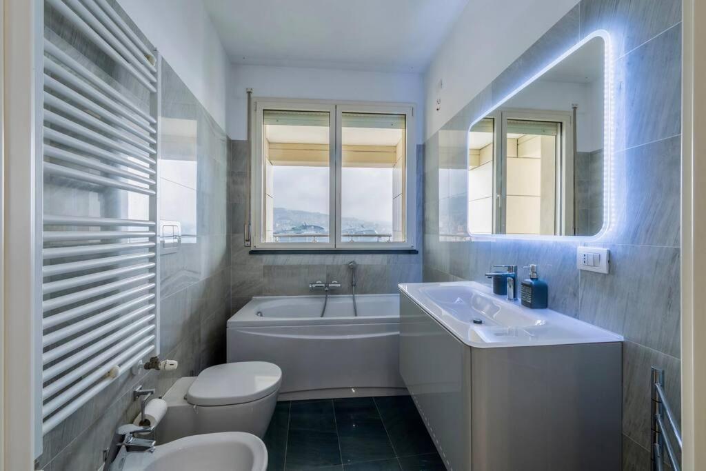 5 Stars Apart Sea View Генуя Екстер'єр фото