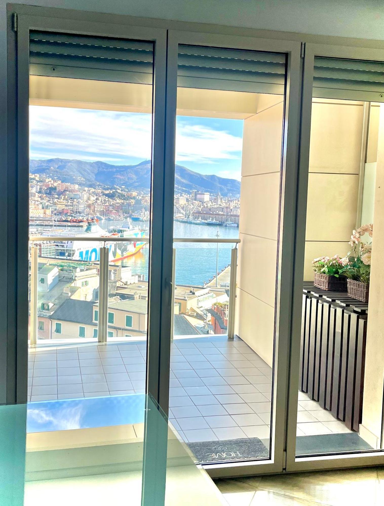 5 Stars Apart Sea View Генуя Екстер'єр фото